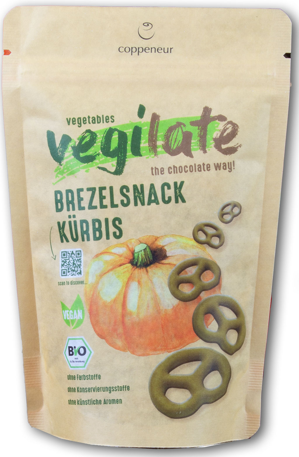 Sellerie-Mandarine & Weiße Kurkuma-Schokolade mit Apfel und Walnuss Die spritzige Frische von Sellerie und Mandarine eröffnen mit lebendiger Leichtigkeit. Weiße vegane Schokolade mit Kurkuma, Zitrus und Trockenapfel bringt florale Würze. Walnussstücke verleihen Struktur und Tiefe. Eine überraschend harmonische Kreation mit spannenden Kontrasten und weichem Ausklang.  